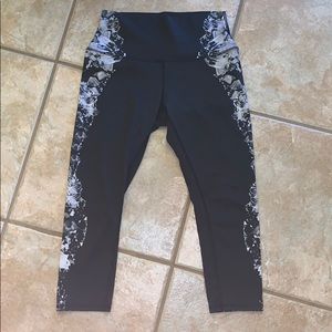 ALO Capri Leggings